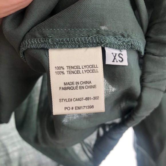 Cloth & Stone Elastic Shirred Blouse - Picture 5 of 9